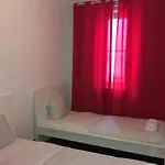 Shangri-la Anjos 2* Lisboa