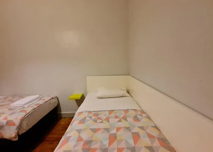 Panzió Shangri-la Anjos 2*