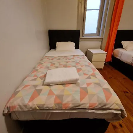 Shangri-La Hostel Anjos 2*