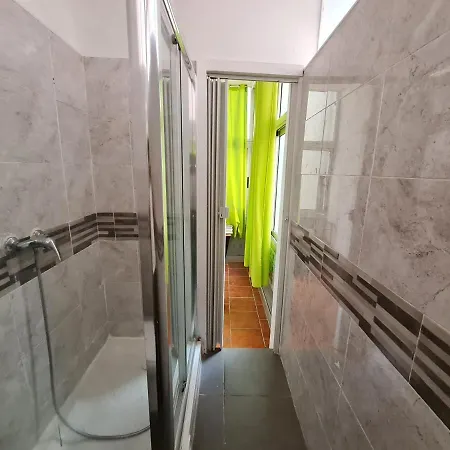 Shangri-la Anjos Bed and Breakfast Lisboa