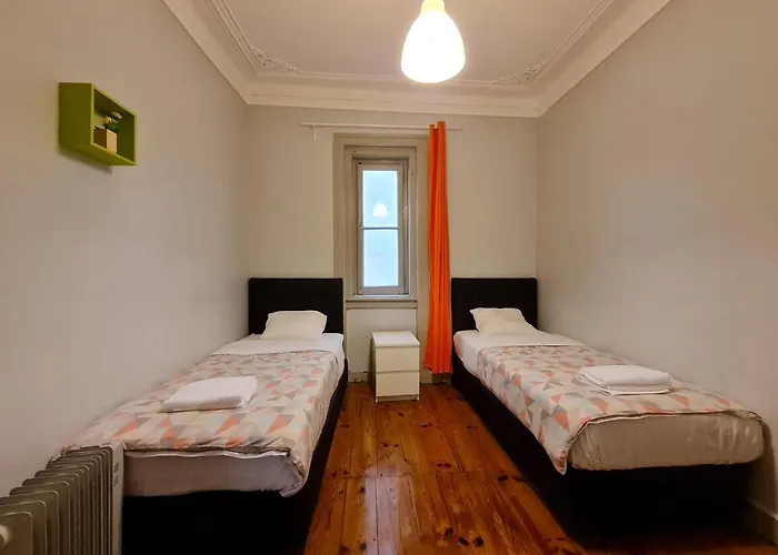 Shangri-la Anjos Bed and breakfast