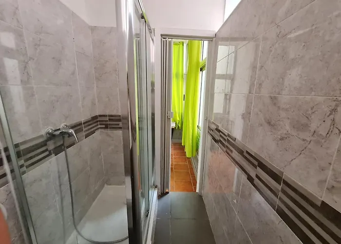 Shangri-la Anjos Bed and breakfast Lisboa