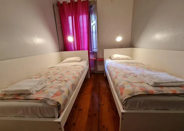 Shangri-la Anjos Bed and breakfast 2*