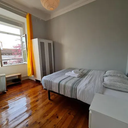 Bed & Breakfast Shangri-La Hostel Anjos Lisboa