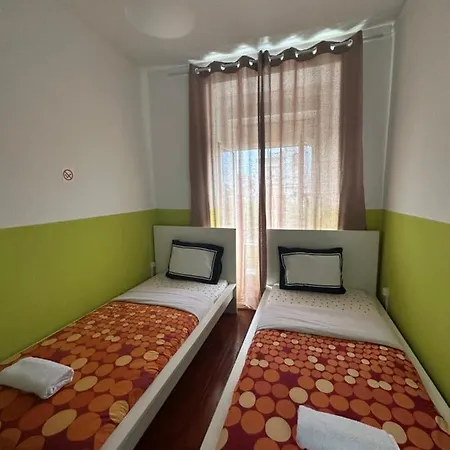 Shangri-La Hostel Anjos 2* Lisboa